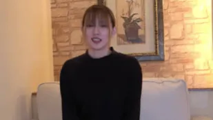 FC2PPV-4047376 那张明星般美丽的脸蛋上沾满了老男人的精液