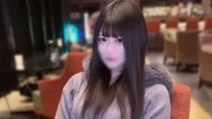 FC2PPV-4831173 穿着及膝袜的美臀和火辣身材的娇女孩