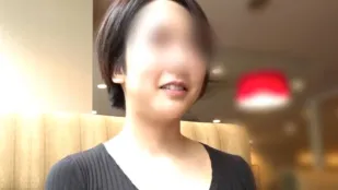 FC2PPV-1222866 令人憐愛的清楚系人妻