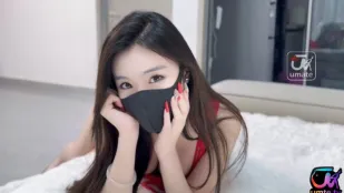 操喷我的邻居妹妹 上官雅儿