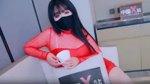 女朋友的姐姐是AV女优亲身示范展示淫穴 亦可姐姐