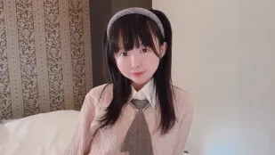 S级白皙纤瘦美女在走廊上立刻为小弟弟口交 羽琳