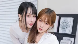 禁断的文学教师沐蕾将纯情女大学生QQ在丈夫面前堕落成性玩具