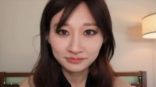 神似景甜的林千夜被大黑屌抓着秀发狂操内射