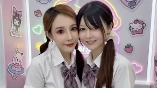 闺蜜嫉妒下药让她人设崩坏 娃娃