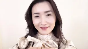 已婚性感女星望月玲实现了她的出轨幻想