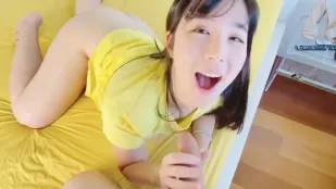 乘骑男友大肉棒爽到直接喷水了