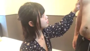 FC2PPV-2287557 黑发清纯少女