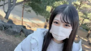 FC2PPV-3237986 在道玄坂的咖啡厅打工的20岁娃娃脸大学生