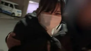 FC2PPV-4619584 她很可爱而且超级敏感