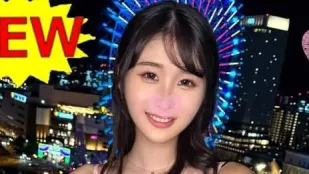 FC2PPV-4678120 一位年轻美丽的妻子不快乐并且渴望性爱