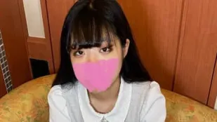 FC2PPV-4685505 在购物时被搭讪并首次出道