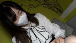 FC2PPV-3629108 苗条纯真的少女