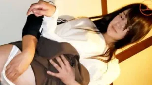 FC2PPV-3187579 苗条高挑美腿人妻