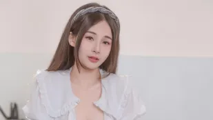 清纯家政妇婕咪不伦家事调教NTR