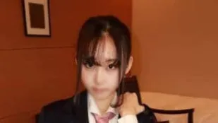 FC2PPV-4667639 一个住在乡村的单纯苗条的女孩