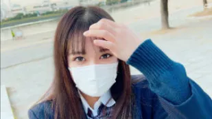 FC2PPV-3150971 带一位貌美如花恋父情结的高中女生去公共厕所