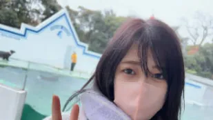 FC2PPV-3262378 她饥渴地吮吸着硬挺的阴茎