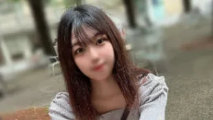 FC2PPV-3979656 一个对男人毫无经验的女大学生脱掉了内裤
