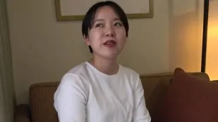 FC2PPV-3012843 现役女优也能在里面射精