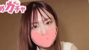 FC2PPV-4673945 她是一名刚入学的大学生按摩女郎