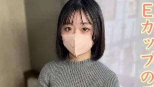 FC2PPV-4669304 大屁股女大学生被抓住头拍打屁股