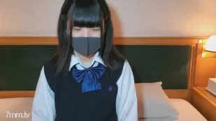 FC2PPV-2140682 第一次体验黑发少女的阴道