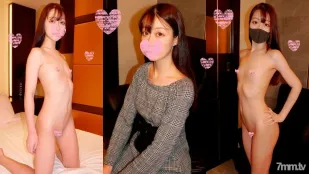 FC2PPV-2345920 胸部娇小22岁的冷艳美女