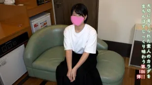 FC2PPV-4798858 被粗大的阴茎刺激得呻吟出声