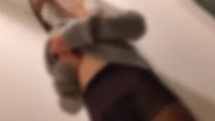 FC2PPV-4597394 将肉棒塞进经营陷入困境的女社长的嘴里