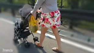 FC2PPV-1146843 私密产后比丈夫更早被小三侵犯的已婚妇人的床边故事