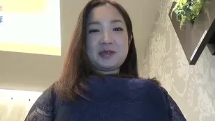 FC2PPV-1025147 同好之人以朋友心态拍摄的自拍第六弹honami