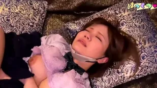 FC2PPV-4866790 写真模特儿合法童颜H罩杯爆乳在湿润无毛的阴道里生枪射精两次确保受孕中