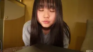 FC2PPV-4551752 素颜的F罩杯少女