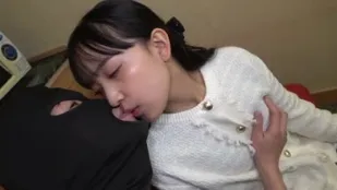 FC2PPV-3200352 给女孩钱的目的地是我的中出惩罚