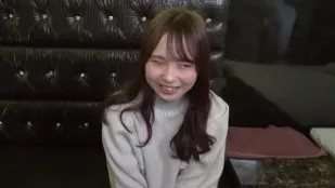 FC2PPV-3255059 容易被说服的害羞女孩