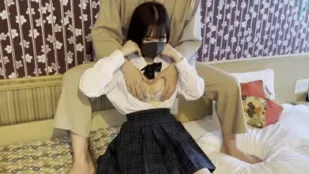 FC2PPV-3249707 会把鸡巴含在嘴里的淫荡少女