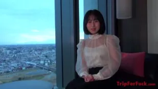 FC2PPV-3238169 纯情的妻子第一次和丈夫以外的男人发生性关系