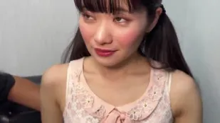 FC2PPV-4548750 反应超可爱的20代女孩无套中出性爱