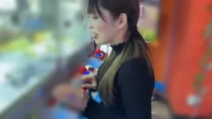 FC2PPV-4722969 用无法停止的活塞深入阴道痉挛多次高潮