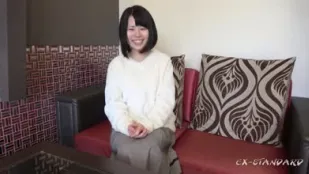 FC2PPV-4520822 无辜的剃光美女
