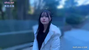FC2PPV-4881735 泳女再燃巨棒狂袭紧致粉嫩秘所高潮
