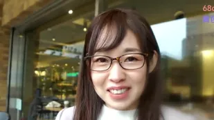 FC2PPV-4922731 出轨欲望旺盛主妇实录狂野沦陷
