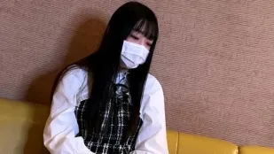 FC2PPV-3291044 十九岁学生妹裤模超辣实拍沦陷