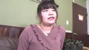 FC2PPV-4520553 享受丰满肉体石川县居酒屋打工的女生