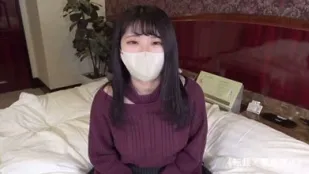 FC2PPV-4484038 白皙清纯短大生20岁