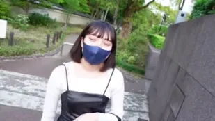 FC2PPV-4484174 因为是刚从乡下出来的没有家的第二天