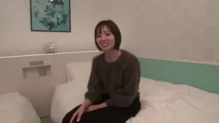 FC2PPV-4480369 美女人妻实在受不了和老公的无性关系