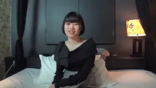 FC2PPV-4403172 拉面店工作喜欢料理20岁女孩