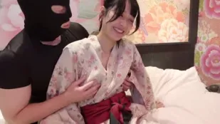 FC2PPV-4734552 以最强3P方式发射4次与男友一起享受欲望的满足的3P